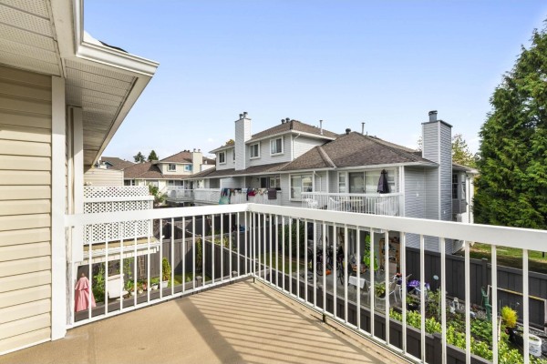 6 13970 72 Avenue, Surrey, BC V3W0M5 Photo 4