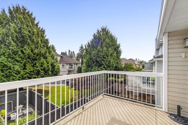 6 13970 72 Avenue, Surrey, BC V3W0M5 Photo 5