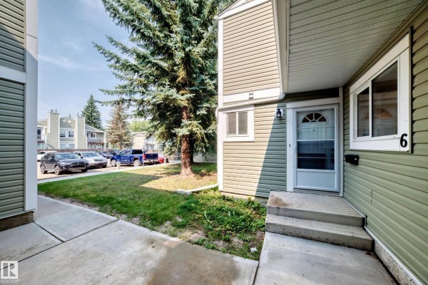 Kitchen - #6 1820 56 St Nw, Edmonton, AB T6L5L4 Photo 3