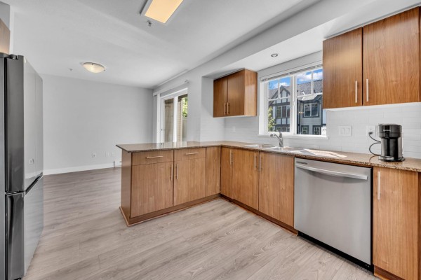 6 20038 70 Avenue, Langley, BC V2Y0B4 Photo 2