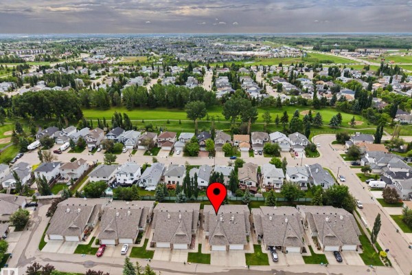 Family room - #6 2031 Brennan Cr Nw, Edmonton, AB T5T0W3 Photo 4