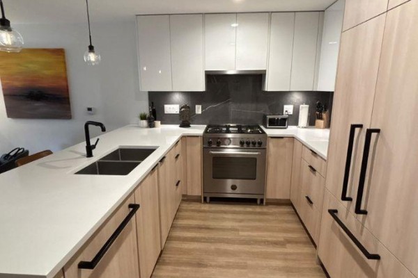 6 237 Ridgeway Avenue, North Vancouver, BC V7L0H6 Photo 3