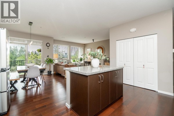 6 3138 Dayanee Springs Boulevard, Coquitlam, BC V3E0B6 Photo 2