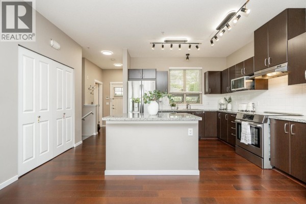 6 3138 Dayanee Springs Boulevard, Coquitlam, BC V3E0B6 Photo 3