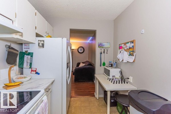 Bedroom 2 - #6 3819 76 St Nw, Edmonton, AB T6K2P9 Photo 5