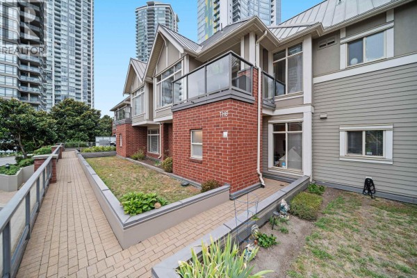 6 4132 Halifax Street, Burnaby, BC V5C6V1 Photo 2