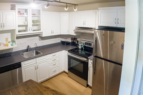 Kitchen - 6 520 Kenaston Boulevard, Winnipeg, MB R3N1Z1 Photo 5