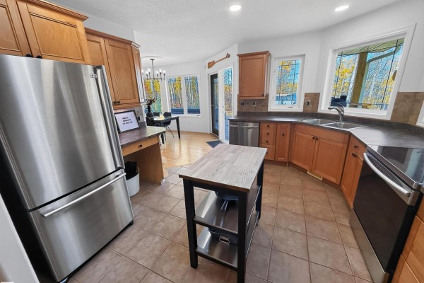 Kitchen - #6 53102 Rge Road 31, Rural Parkland County, AB T0E0N0 Photo 3