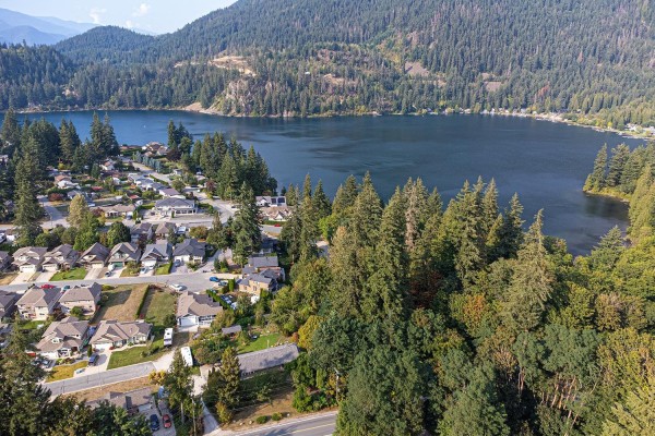 6 66026 Kawkawa Lake Road, Hope, Hope, BC V0X1L1 Photo 4