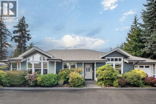 6 707 Greenlea Dr, Saanich, BC, photo 2