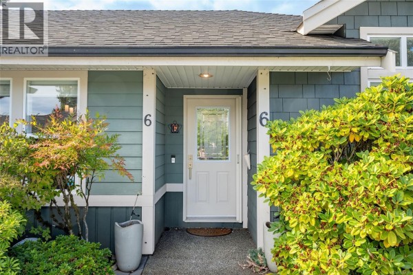 6 707 Greenlea Dr, Saanich, BC, photo 3