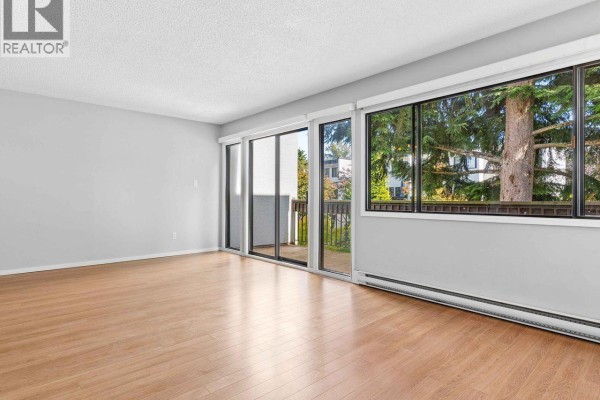 6 7335 Montecito Drive, Burnaby, BC V5A1R3 Photo 2