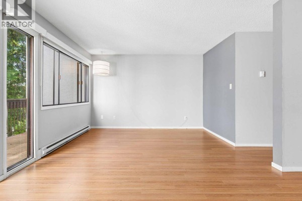 6 7335 Montecito Drive, Burnaby, BC V5A1R3 Photo 4