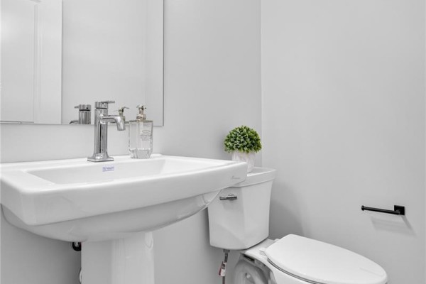 2pc Bathroom - 6 830 Brighton Boulevard, Saskatoon, SK S7V2A8 Photo 4