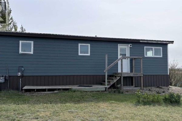 Bedroom - #6 83070 Rr 112, Bow Island, AB T0K0G0 Photo 4