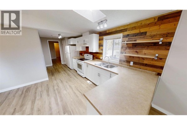 Full bathroom - 6-8561 Eacrett Road Lot# Pad 3, Dry Gulch, BC V0A1M0 Photo 3