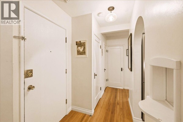 6 985 Jervis Street, Vancouver, BC V6E2B7 Photo 4