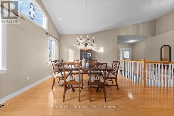 Primary Bedroom - 6 Amberlakes Drive, Ottawa, ON K2S1Z9 Photo 5