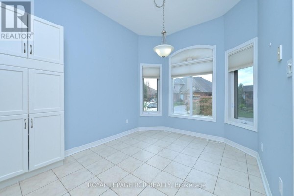 Dining room - 6 Artisan Lane, New Tecumseth, ON L9R2G1 Photo 4