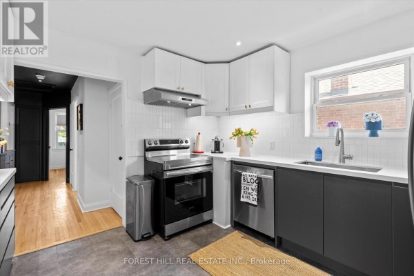 Primary Bedroom - 6 Barrett Road, Toronto, ON M4B1V9 Photo 5