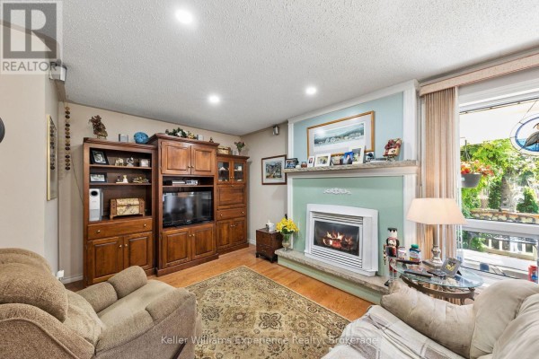 6 Bonaventure Place, Penetanguishene, ON L9M1J3 Photo 4