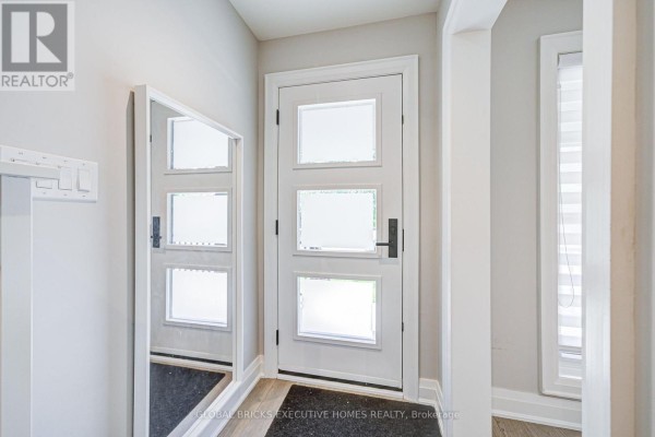 6 Cardigan Road, Toronto, ON, photo 3