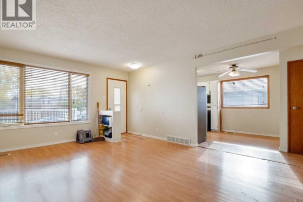 Bedroom - 6 Cayuga Crescent W, Lethbridge, AB T1K5H5 Photo 4