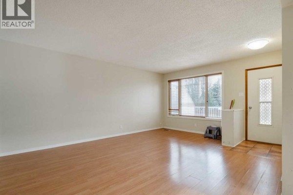 Bedroom - 6 Cayuga Crescent W, Lethbridge, AB T1K5H5 Photo 5