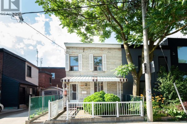 Kitchen - 6 Crocker Avenue, Toronto, ON M6J1K5 Photo 2