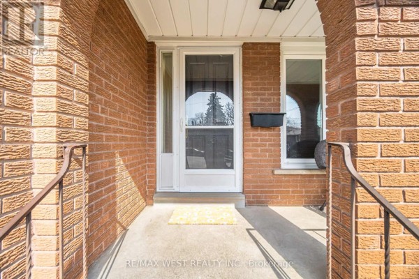 6 Disan Court, Toronto, ON, photo 2