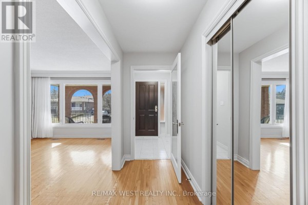 6 Disan Court, Toronto, ON, photo 3