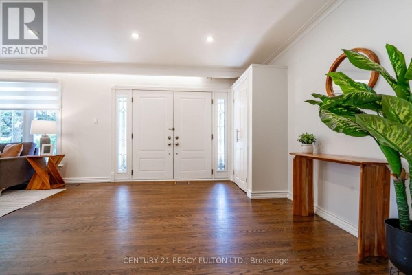 6 Donna Court, Toronto, ON M2M2C8 Photo 4