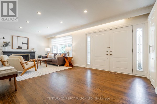 6 Donna Court, Toronto, ON M2M2C8 Photo 5