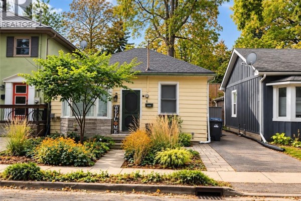 Primary Bedroom - 6 Dufferin Street, Guelph, ON N1H4A1 Photo 2