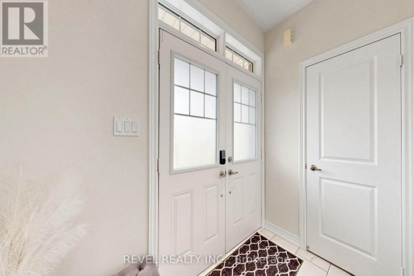 Primary Bedroom - 6 Dumaine Street, Whitby, ON L1P0G8 Photo 4