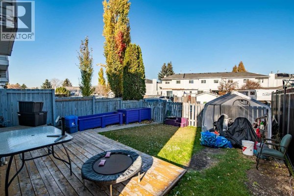 Foyer - 6 Ellenwood Drive, Red Deer, AB T4R2E3 Photo 3
