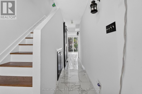 Dining room - 6 Ellerslie Road, Brampton, ON L6T4C2 Photo 3