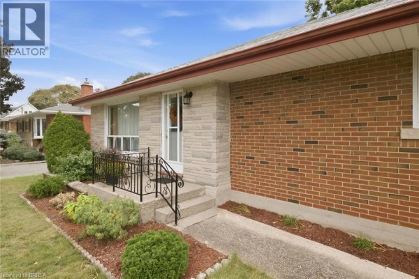 Utility room - 6 Evelyn Street, Brantford, ON N3R3G9 Photo 4