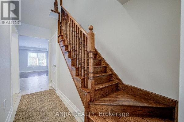 Bedroom 2 - 6 Expedition Crescent, Whitchurch Stouffville, ON L4A0T1 Photo 5