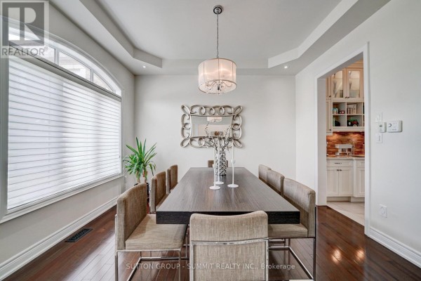 Family room - 6 Flanders Road, Brampton, ON L6X0W3 Photo 5