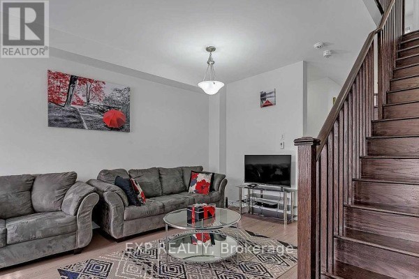 Kitchen - 6 Frederick Pearson Street, East Gwillimbury, ON L9N0R9 Photo 3