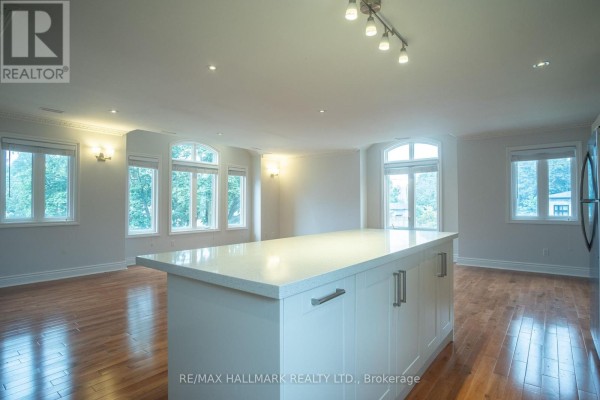 6 Griggsden Avenue, Toronto, ON, photo 2