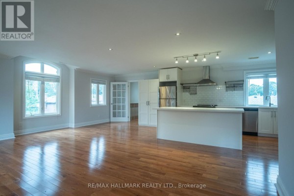 6 Griggsden Avenue, Toronto, ON, photo 3