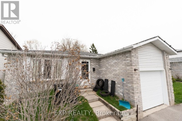 Bedroom 4 - 6 Hickling Trail, Barrie, ON L4M5V7 Photo 3