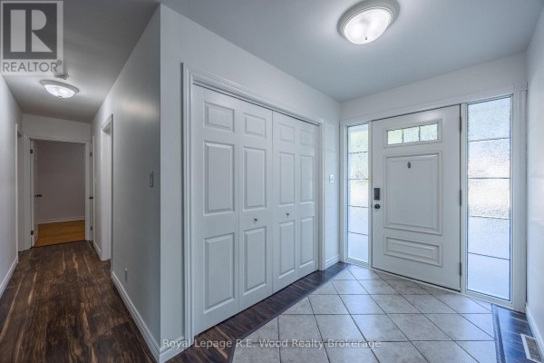 6 Highland Drive, Tillsonburg, ON N4G2E9 Photo 4