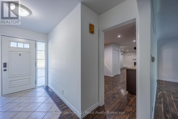 6 Highland Drive, Tillsonburg, ON N4G2E9 Photo 5