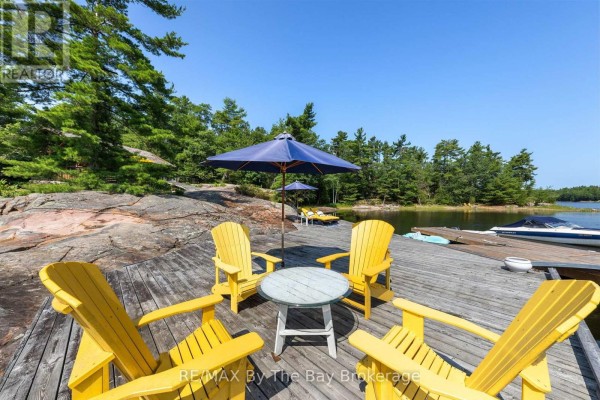 Dining room - 6 Island 2050/tabassakwa Island, Georgian Bay, ON P0E1E0 Photo 5