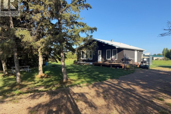 Living room - 6 Ivory Drive, Delaronde Lake, SK S0J0E0 Photo 2