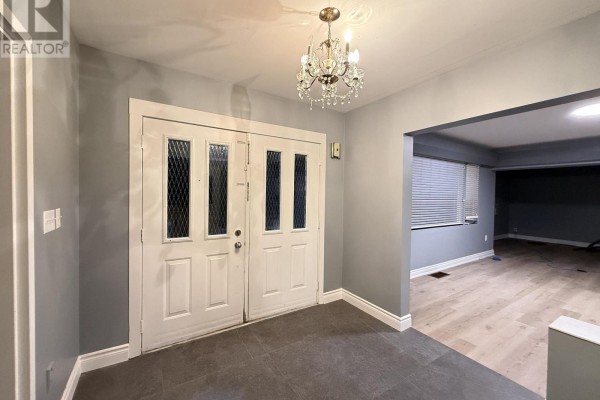 6 Kelso Street, Hamilton, ON L9A1C6 Photo 3