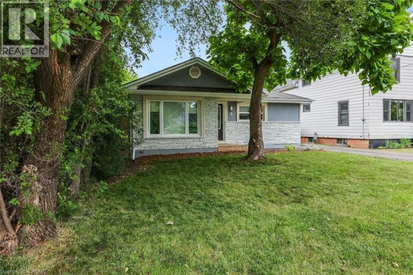 3pc Bathroom - 6 Lincoln Avenue, Grimsby, ON L3M1Y4 Photo 2